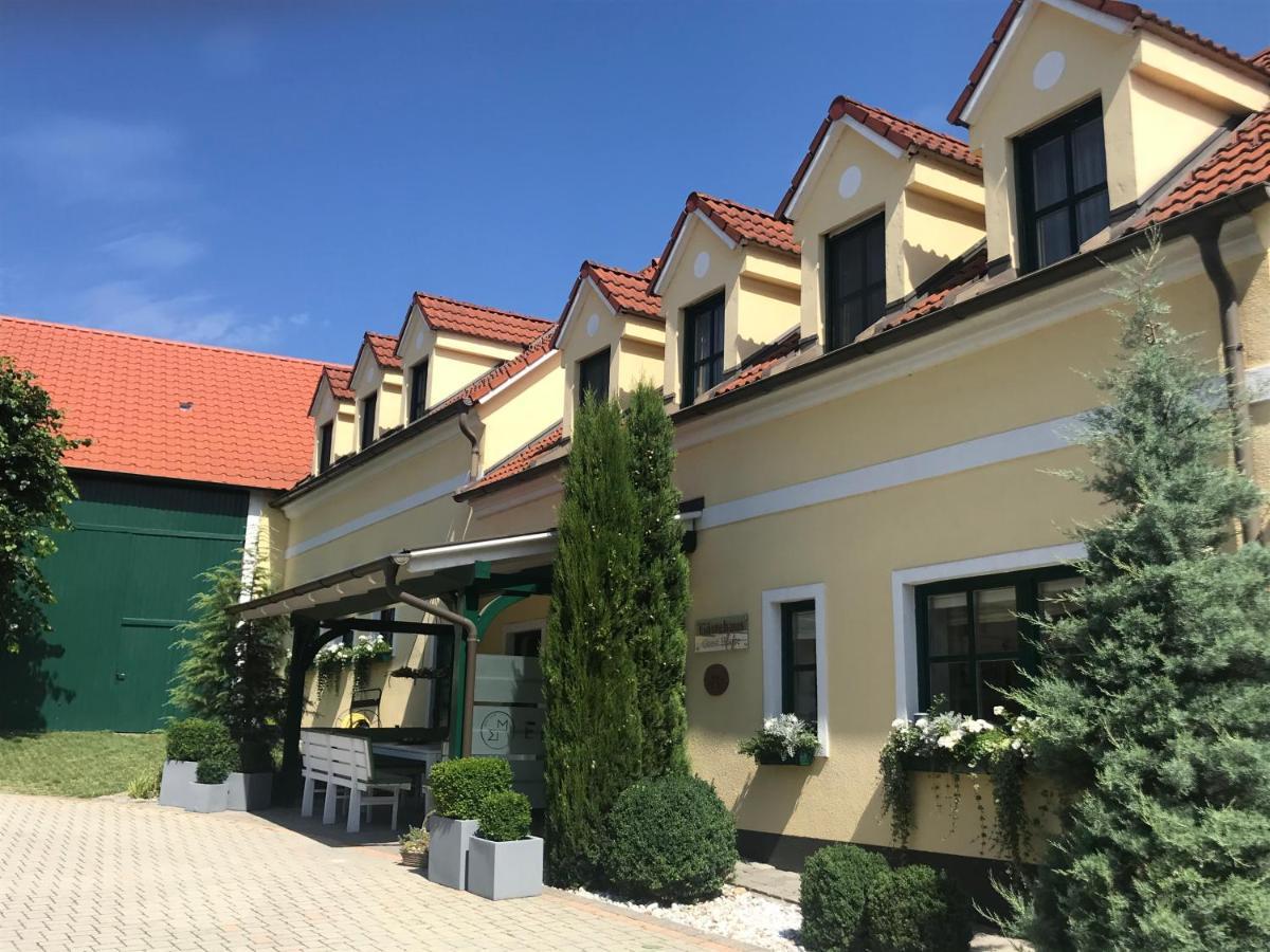 Weingut & Gastezimmer Edelmann Göttlesbrunn Εξωτερικό φωτογραφία